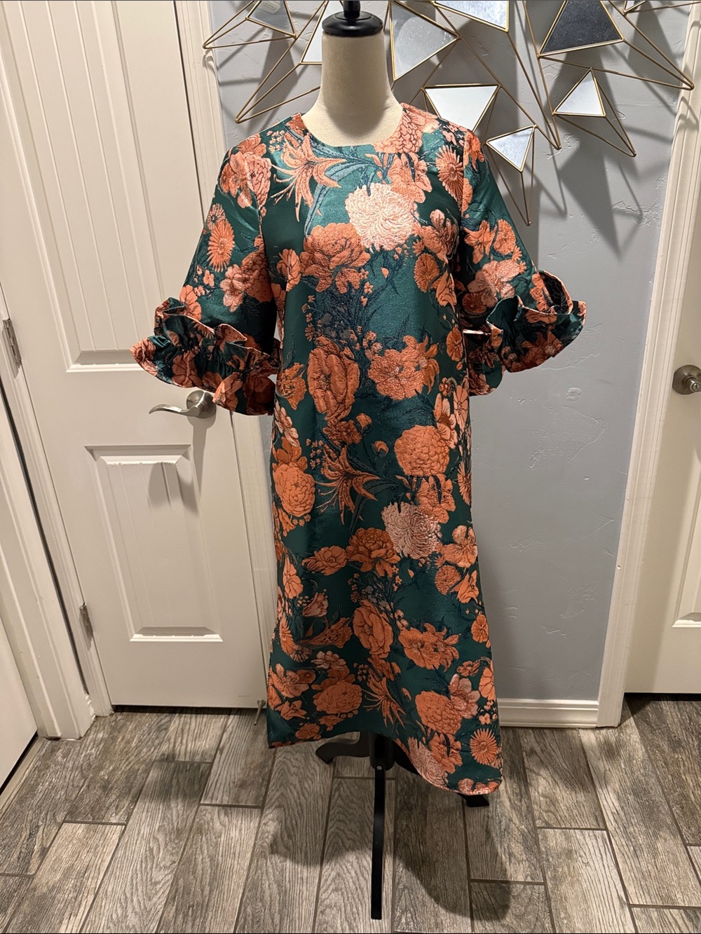 Emerald Green Floral Ruffle-Sleeve Midi Dress